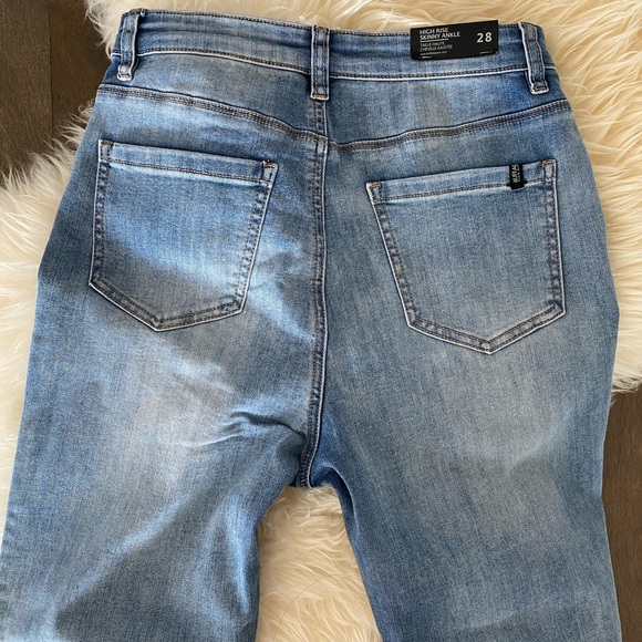 3 pairs Jeans :Buffalo/A&E (women’s size 6/28) - Picture 7 of 10